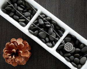 Nuoli Blume des Lebens Halskette Silber